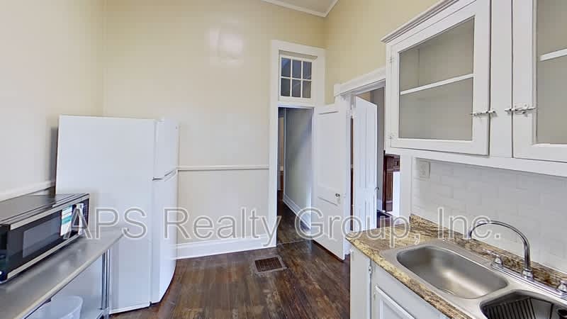 301 North Spring Street – photo 5