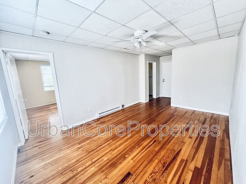 1233 Oak St Ne – photo 3
