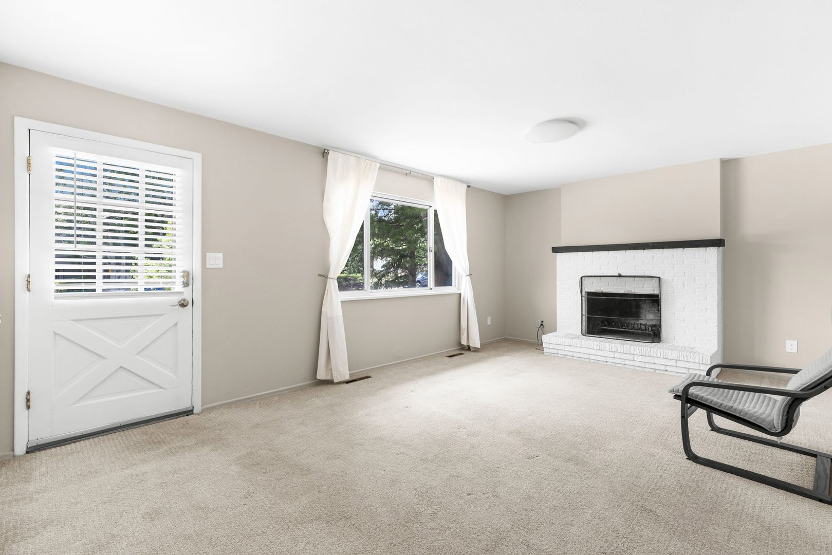 Beautiful 5 Bed 2 Bath South Boulder Home Available Now – photo 3
