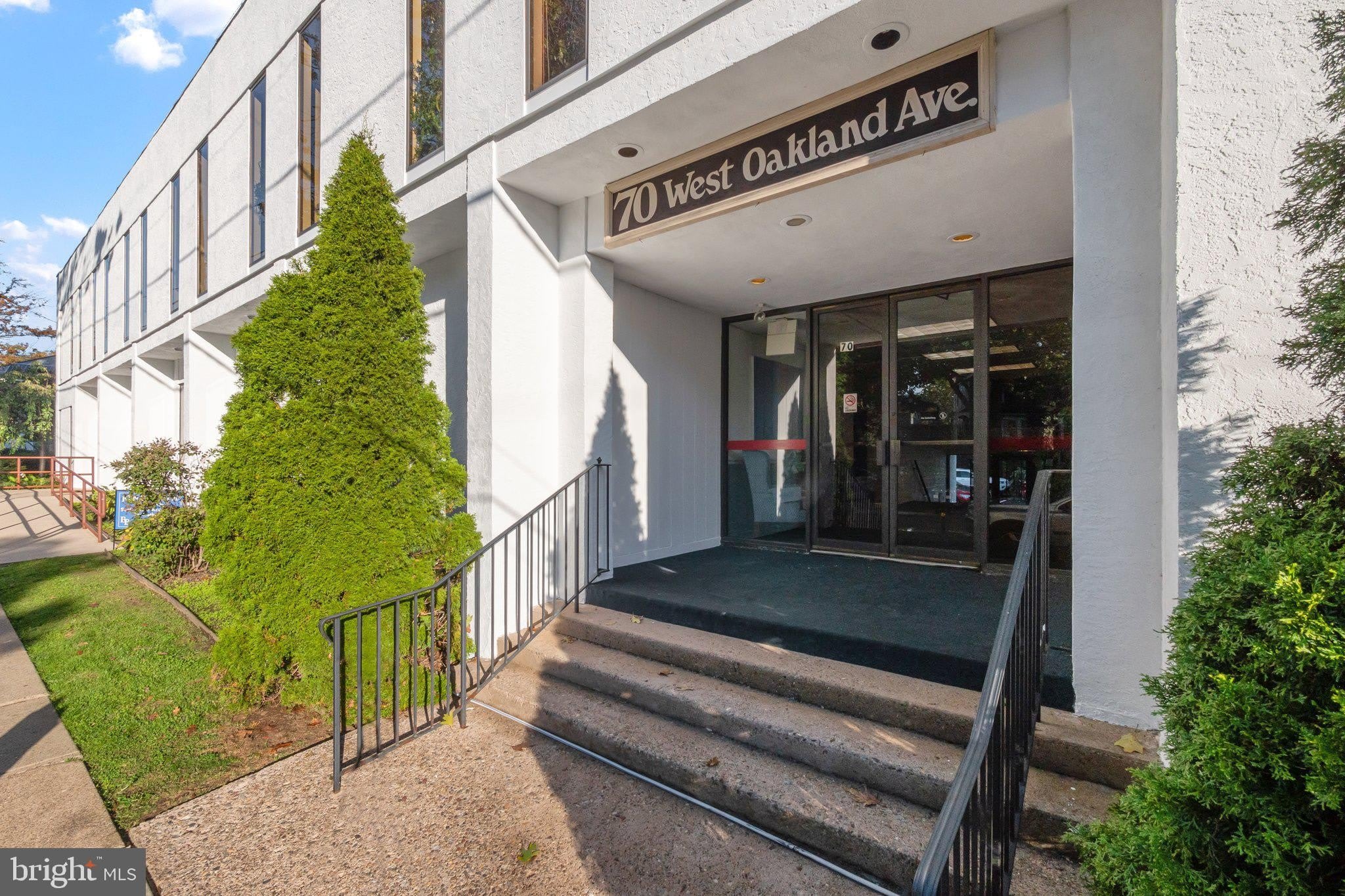 70 W OAKLAND Avenue – photo 2
