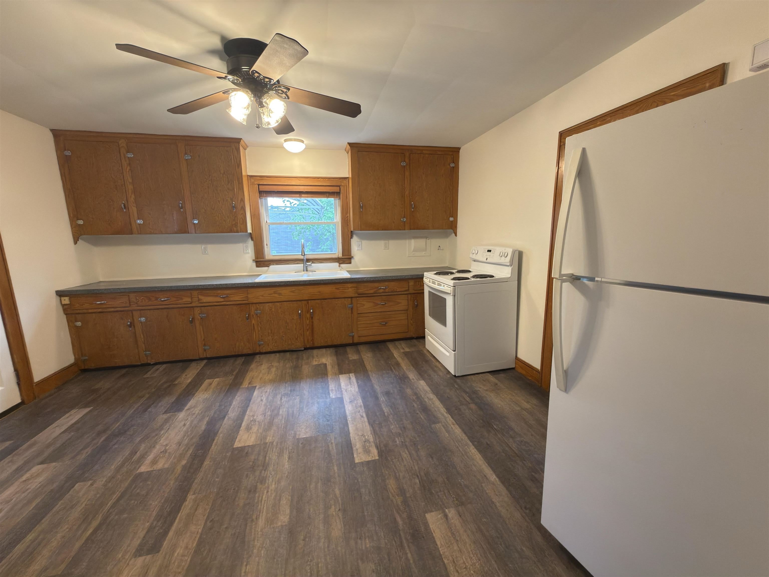 573 Spruce Street – photo 5