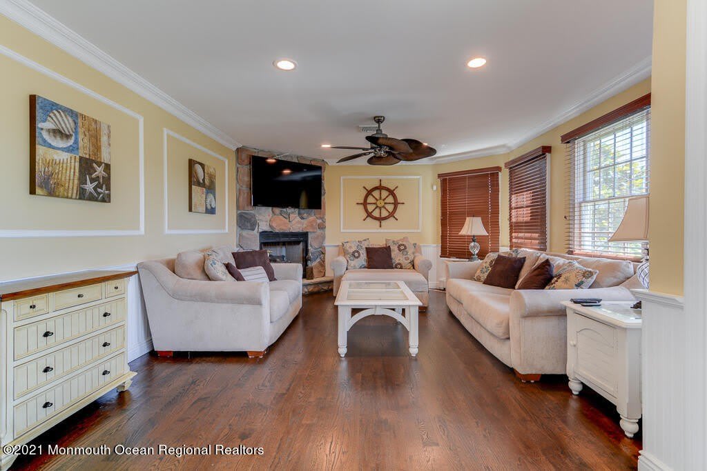 1603 Lake Avenue – photo 5