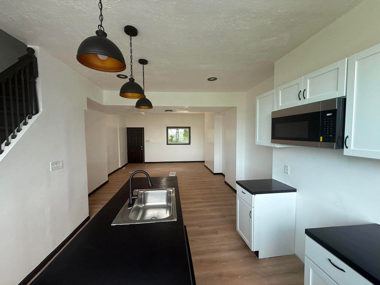 Newly Updated 2 Bedroom Home In the Southside! – photo 2