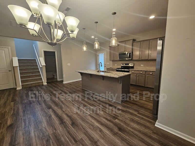 411 Copes Ct – photo 4