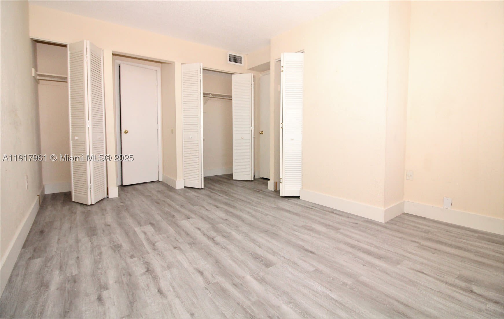 1251 Ne 108Th St – photo 2