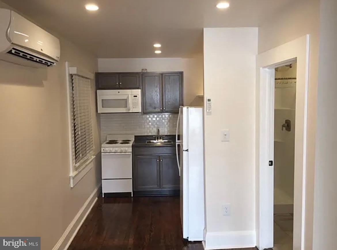 4 W Cork Street – photo 3