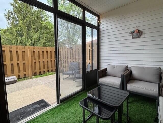 19255 Surrey Lane – photo 4