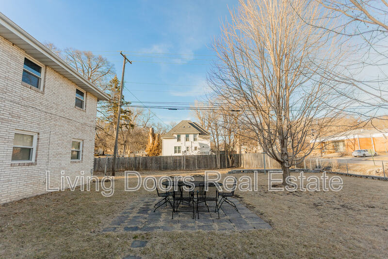 402 W Eldora Ave Unit D – photo 4