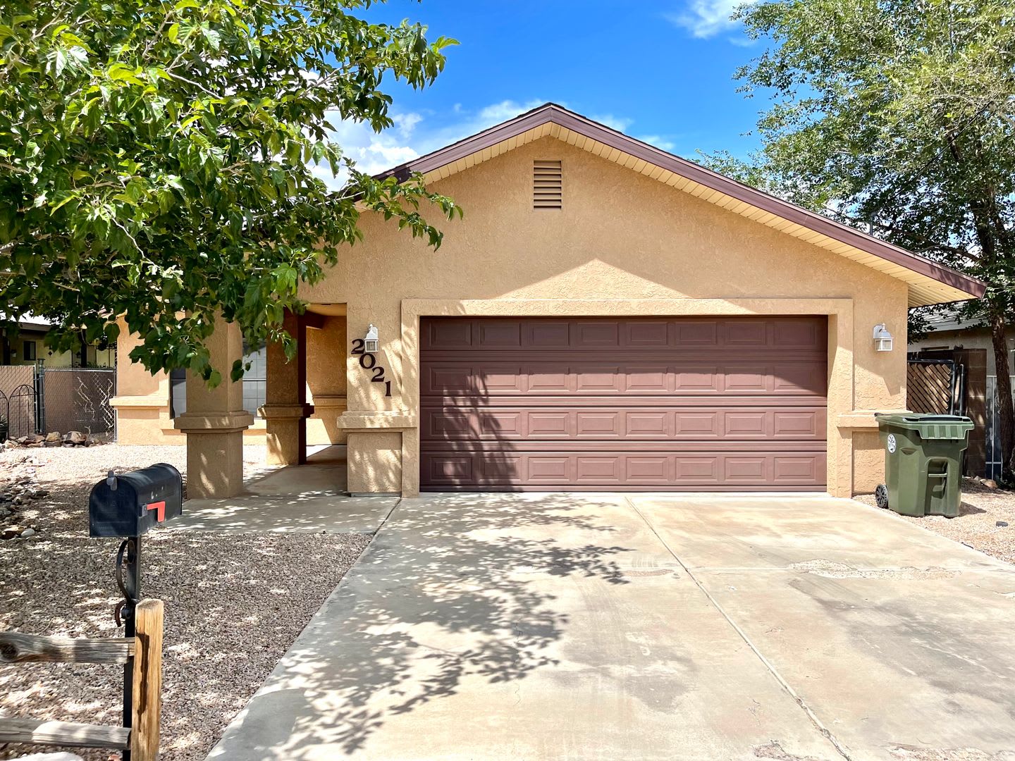 Cute 3 Bedroom Home In Center Of Kingman Available Now – photo 1
