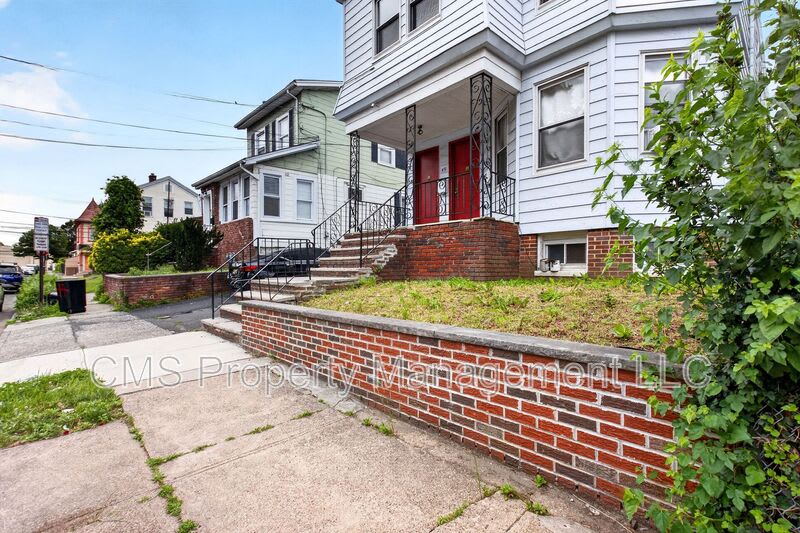 49 Welland Avenue – photo 3