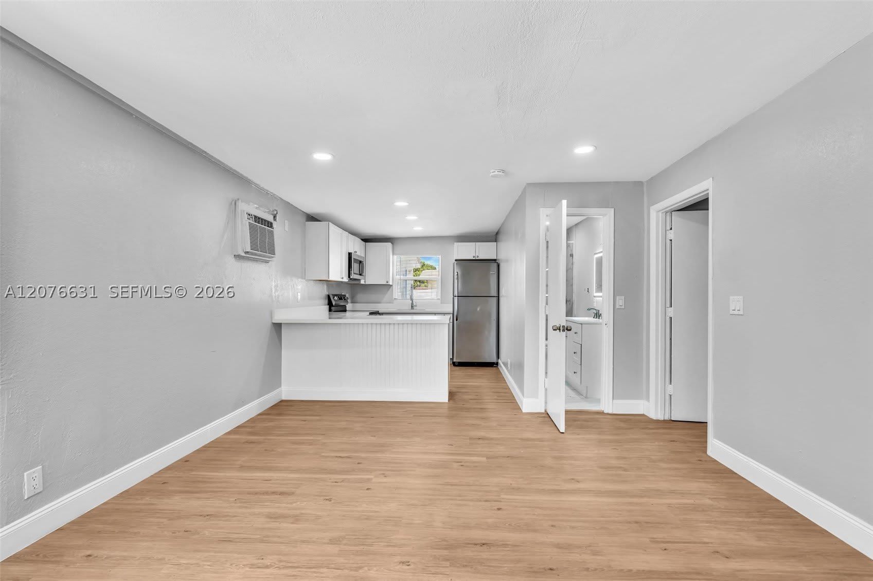 163 NW 40th St – photo 3