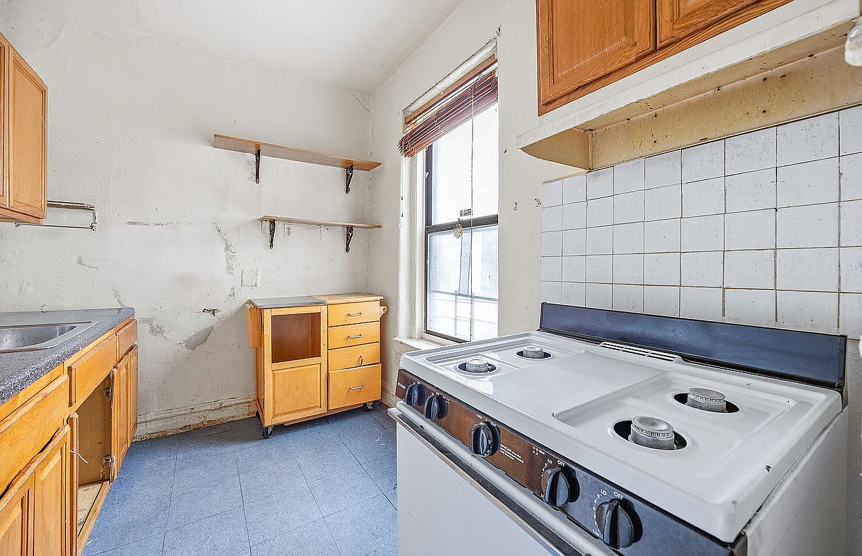 961 Washington Ave Apt 3G – photo 3
