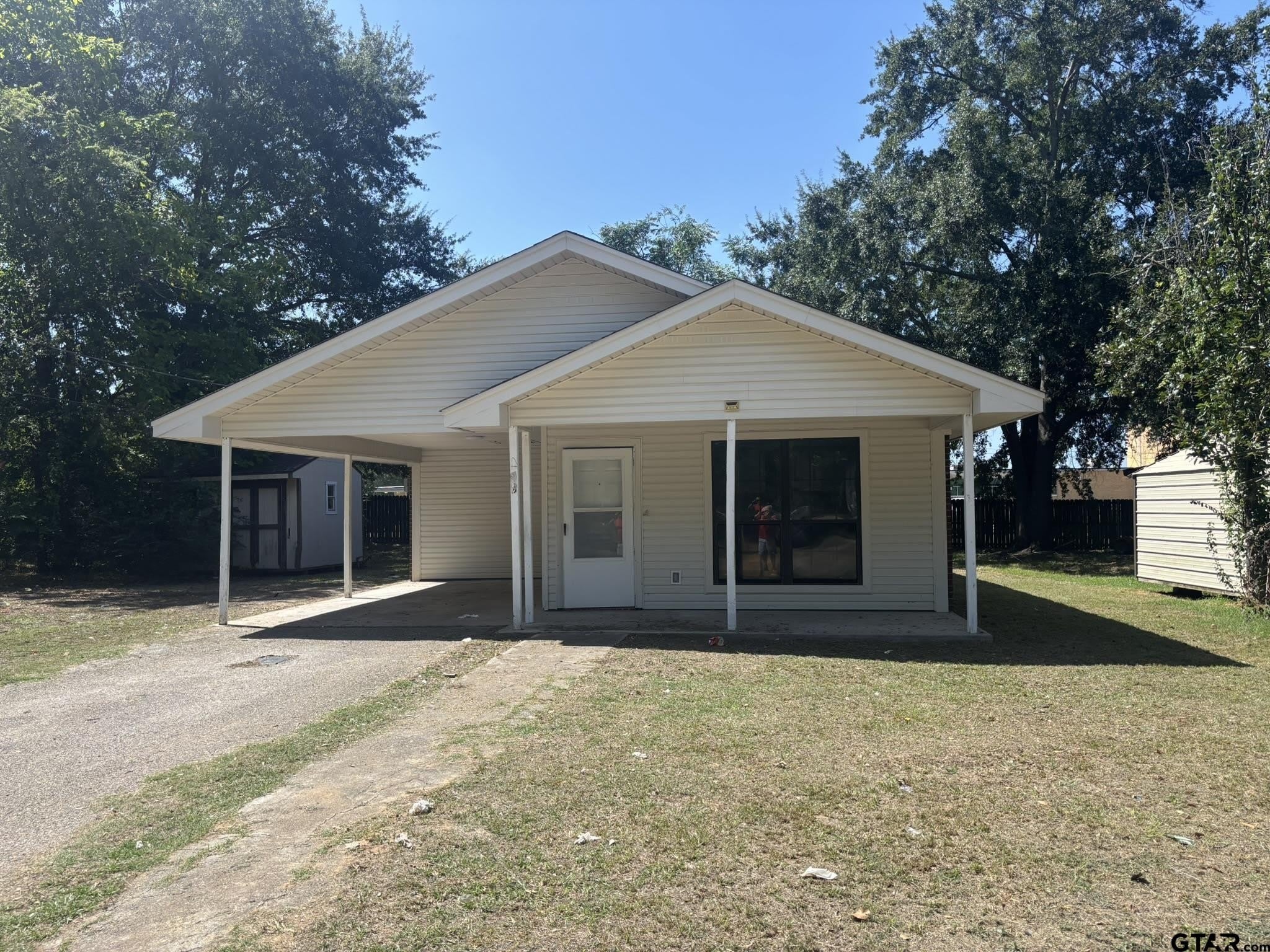 312 E Eddy – photo 1