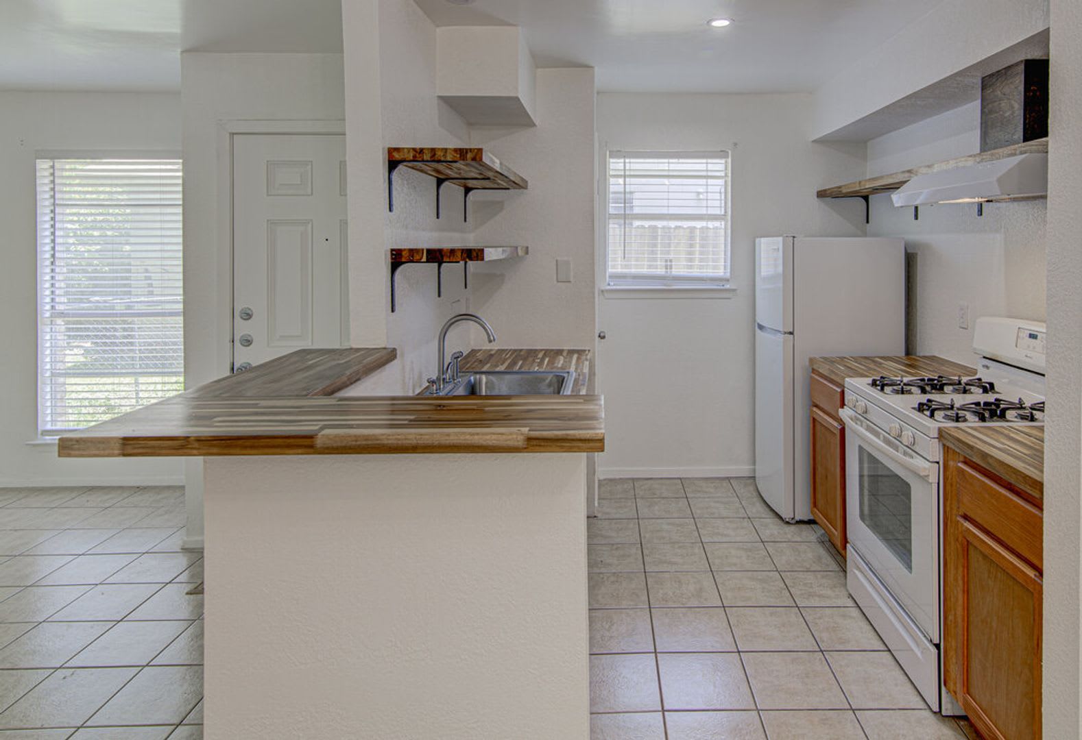 805 Sirocco Dr – photo 3