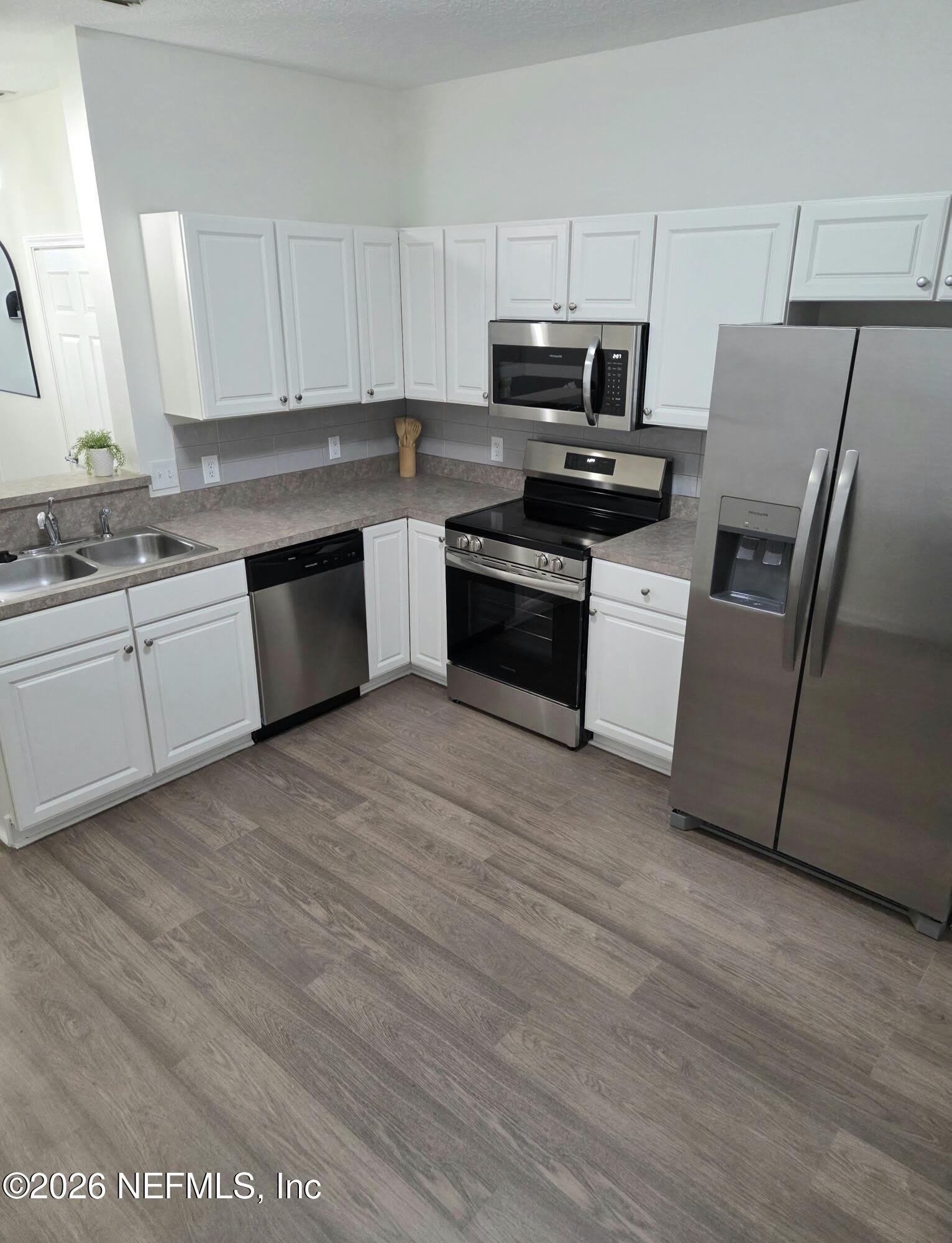 415 SOUTHERN BRANCH Lane – photo 2