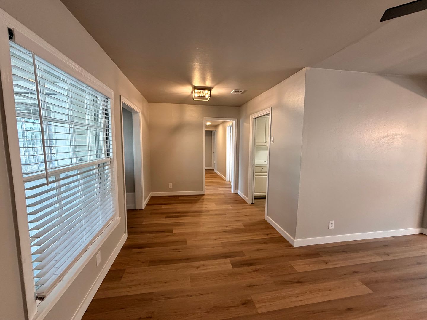 9bed/4bath duplex in North Campus – photo 4