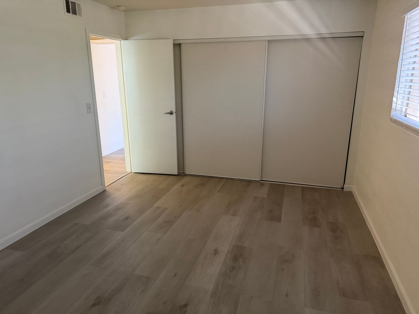 2 Bedroom 1 Bath In Central Las Vegas – photo 3