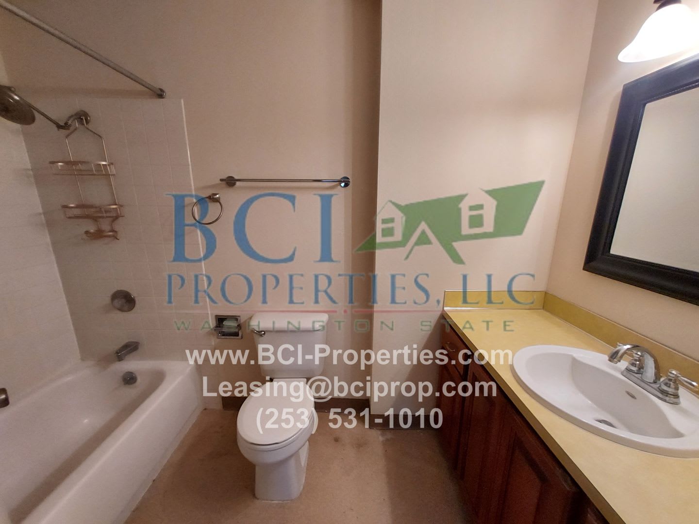 Beautiful 4 Bedroom/ 3 Bath Home close to Sunnyside Beach Park/ JBLM/ Fort Steilacoom! – photo 2