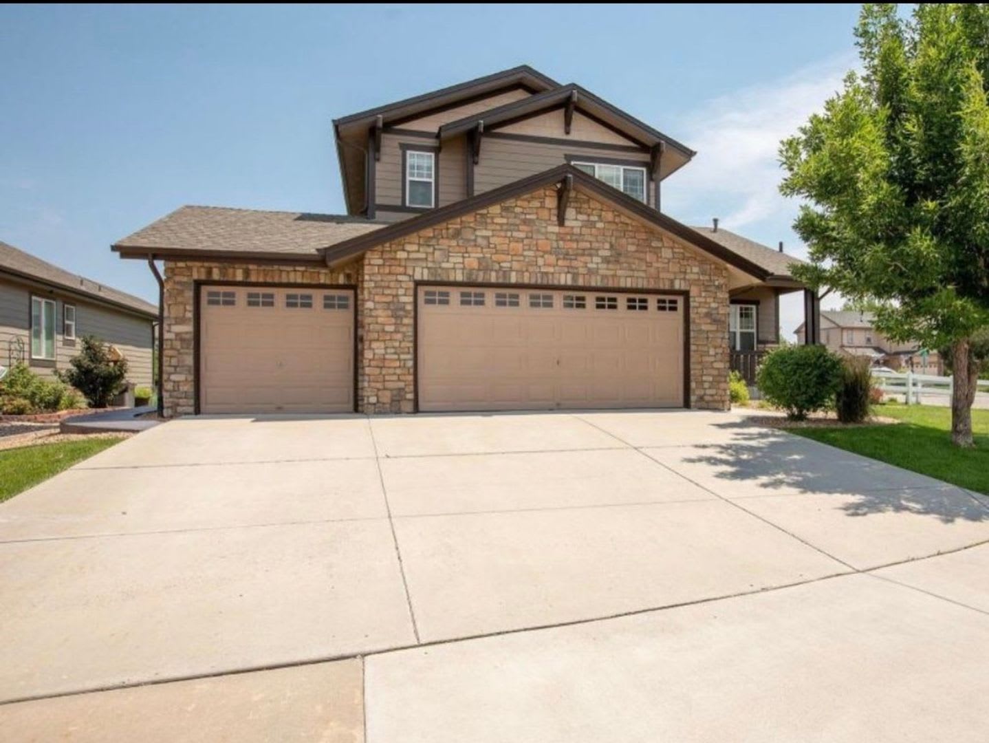 Spacious 4BR House in Loveland – photo 1