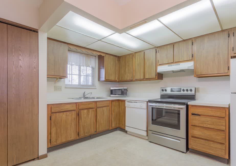 985 Wadsworth Road-B – photo 1