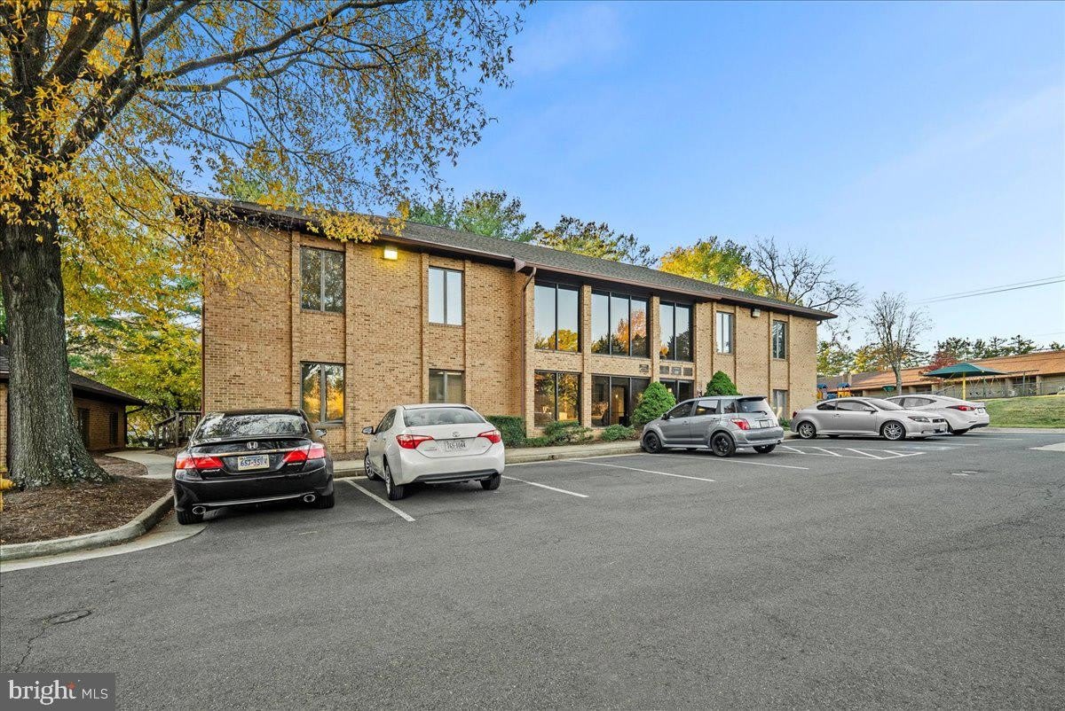 10690 CRESTWOOD Drive – photo 2