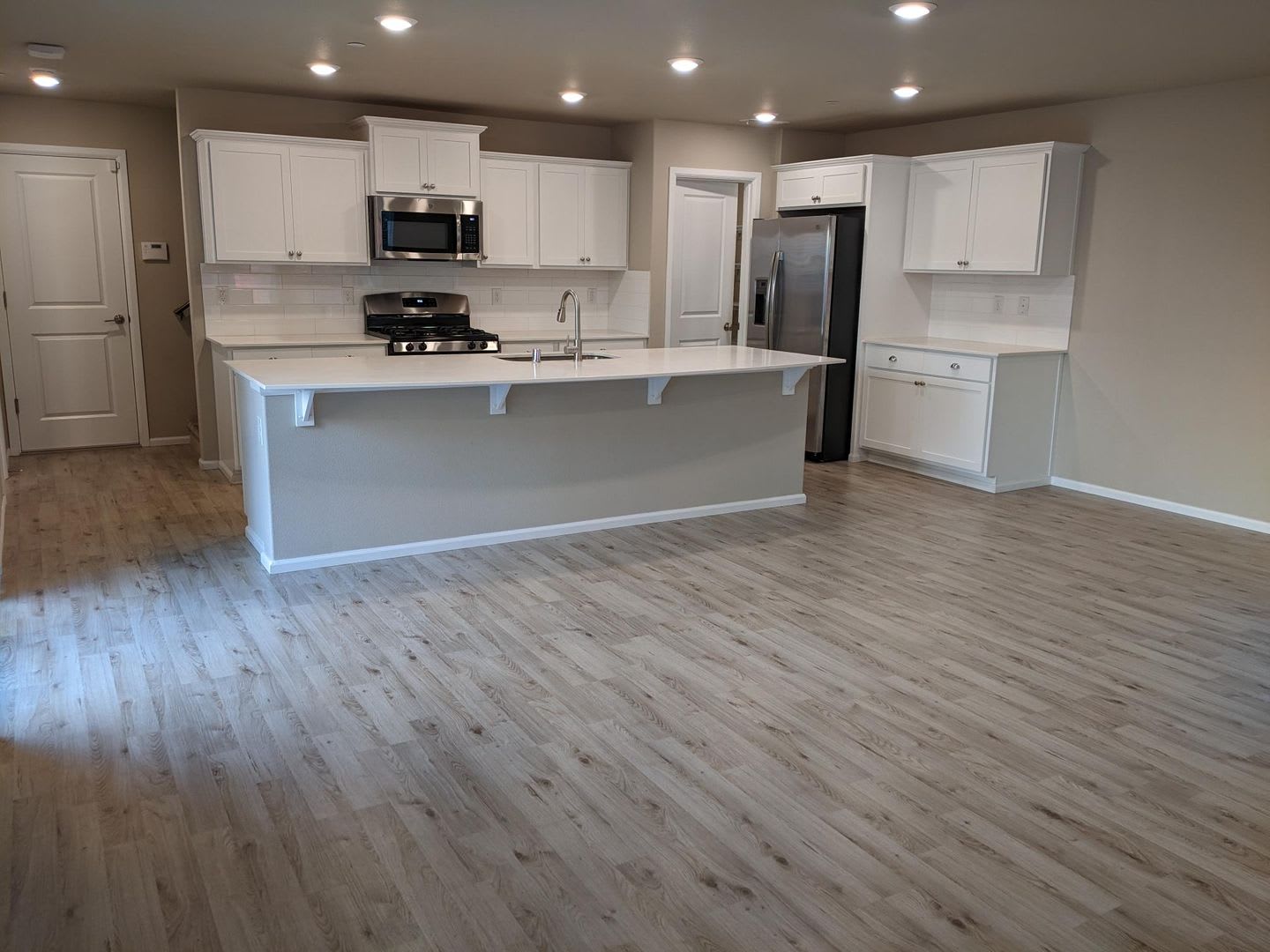 4/2.5 Townhouse for rent in DuPont! – photo 3