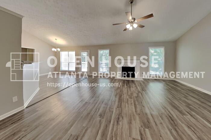 1874 Manor Oak Lane Northeast – photo 3