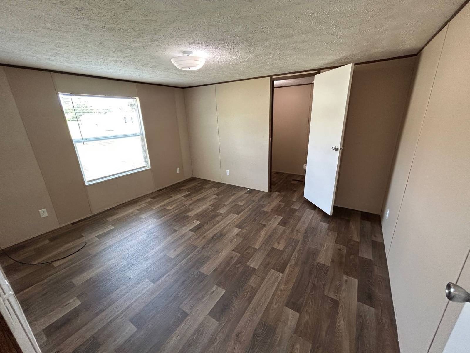 1509 Thomas Dr – photo 3