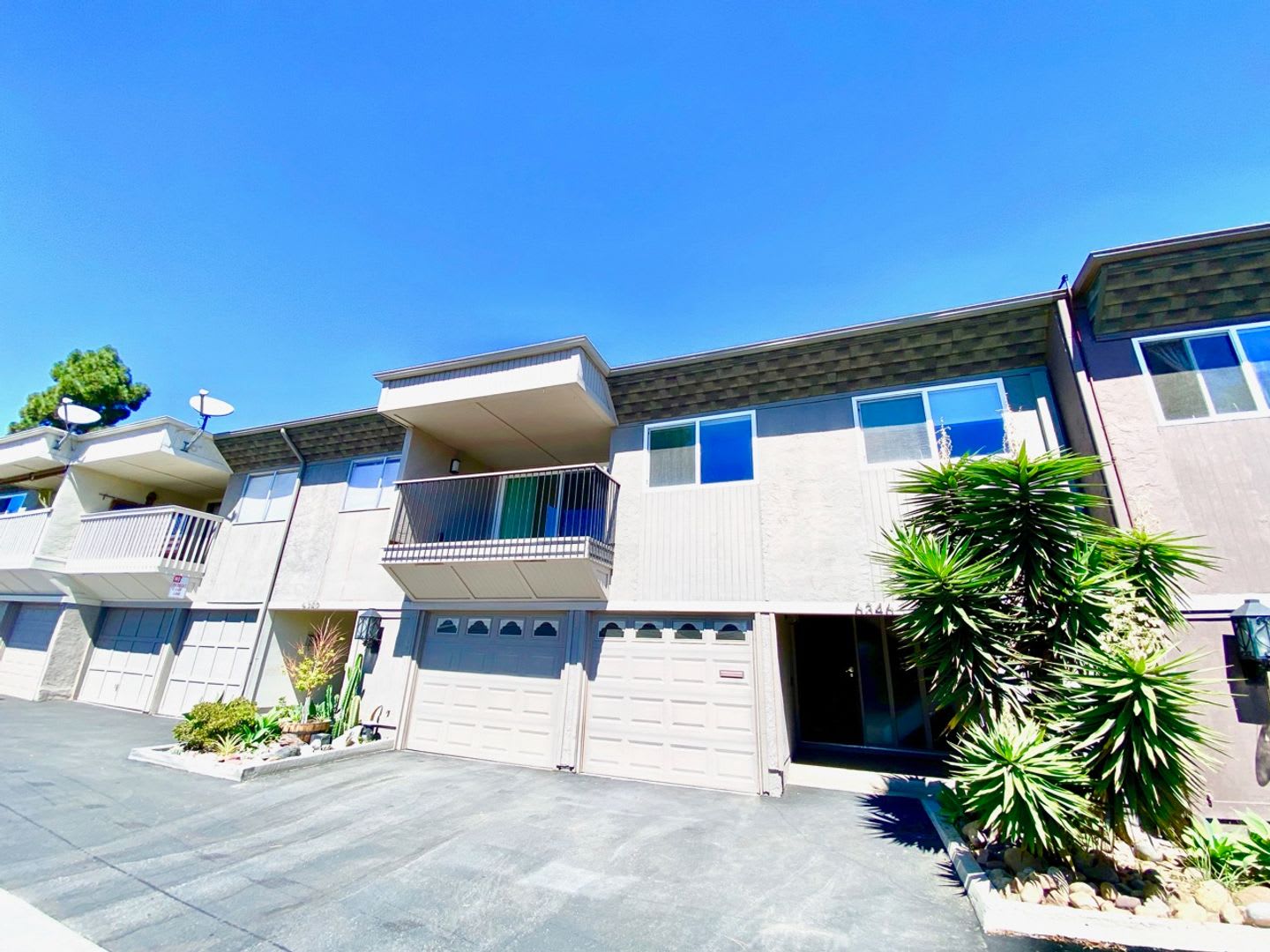 FOR RENT – photo 1