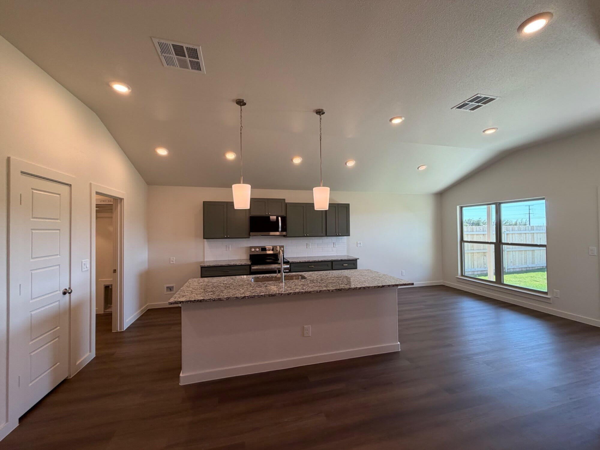 2404 Helena Avenue – photo 5
