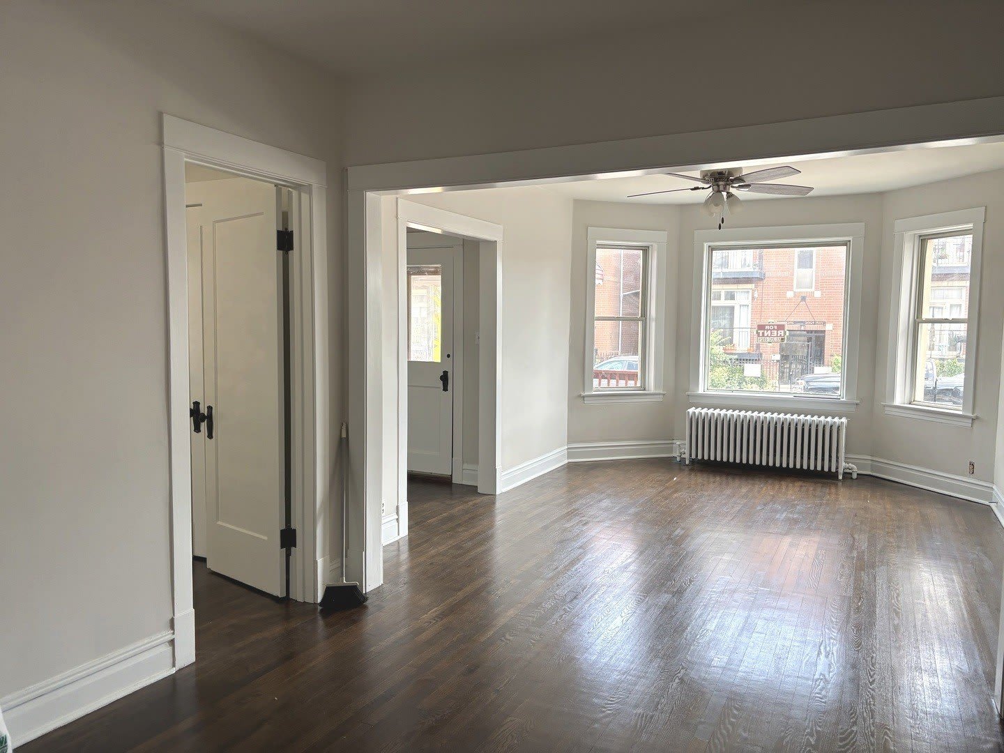 2737 W Belmont Avenue – photo 2