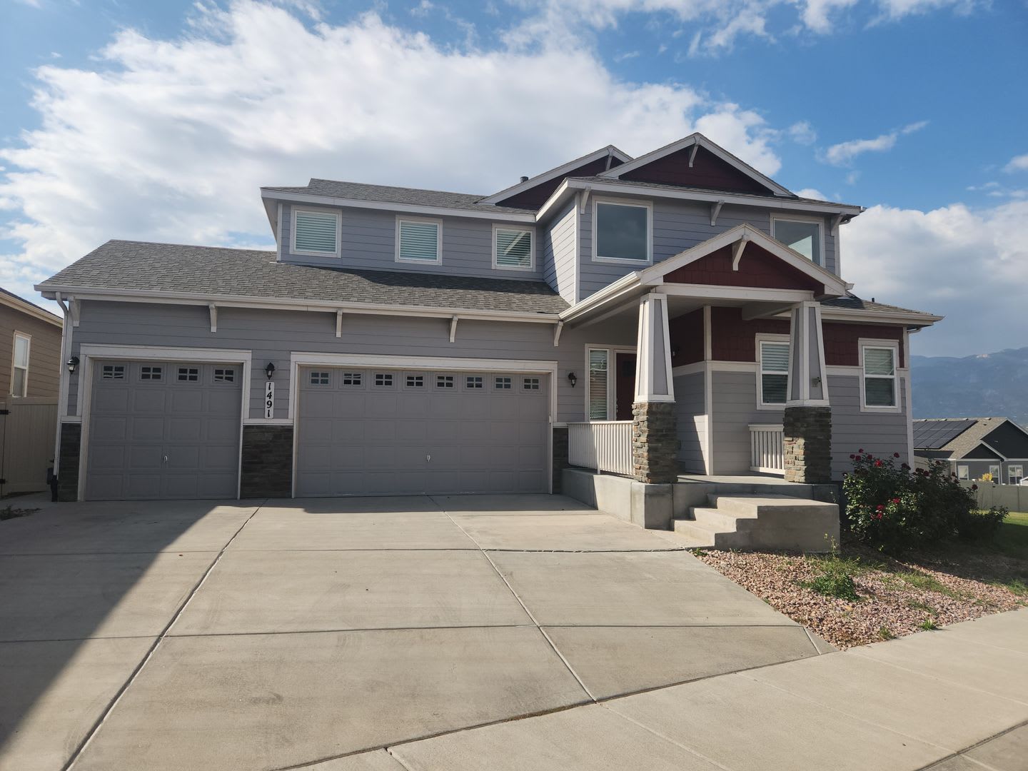 Fantastic Home- 4 Bed, 3.5 bath, 3 car garage, Over 3,200 SQ. FT. – photo 1