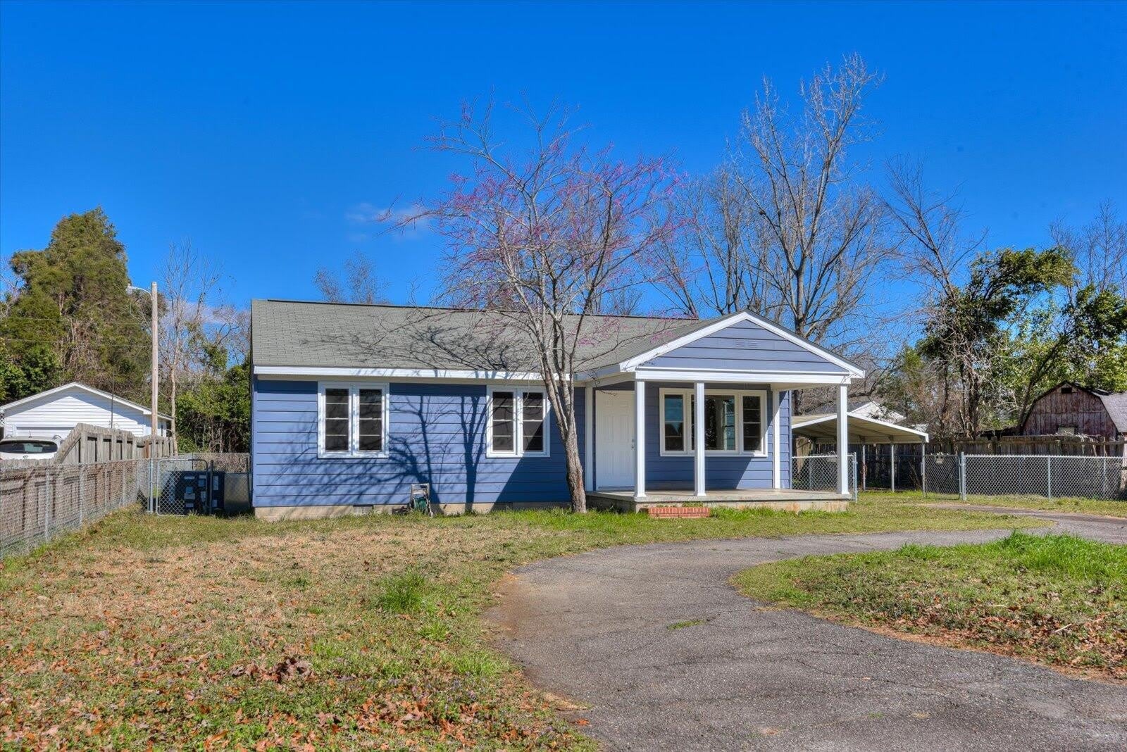 302 Burgess Drive – photo 2