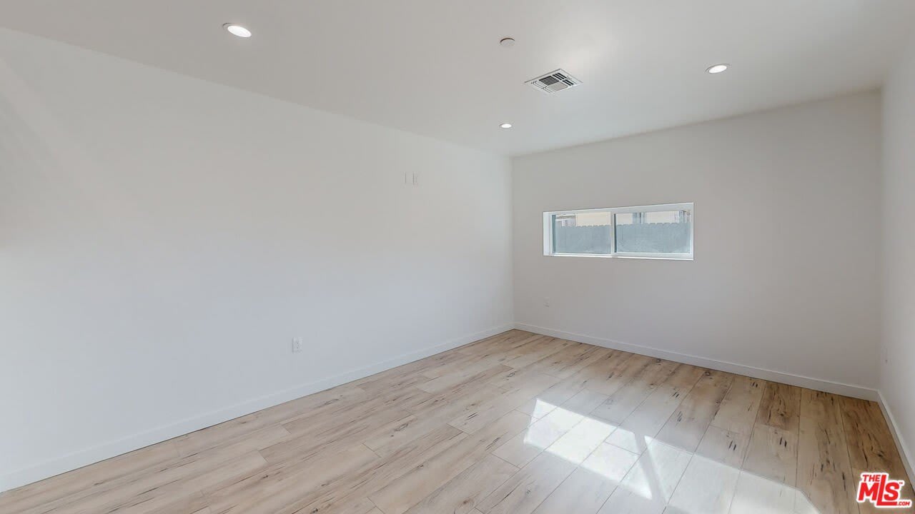16010 Cantlay St – photo 5