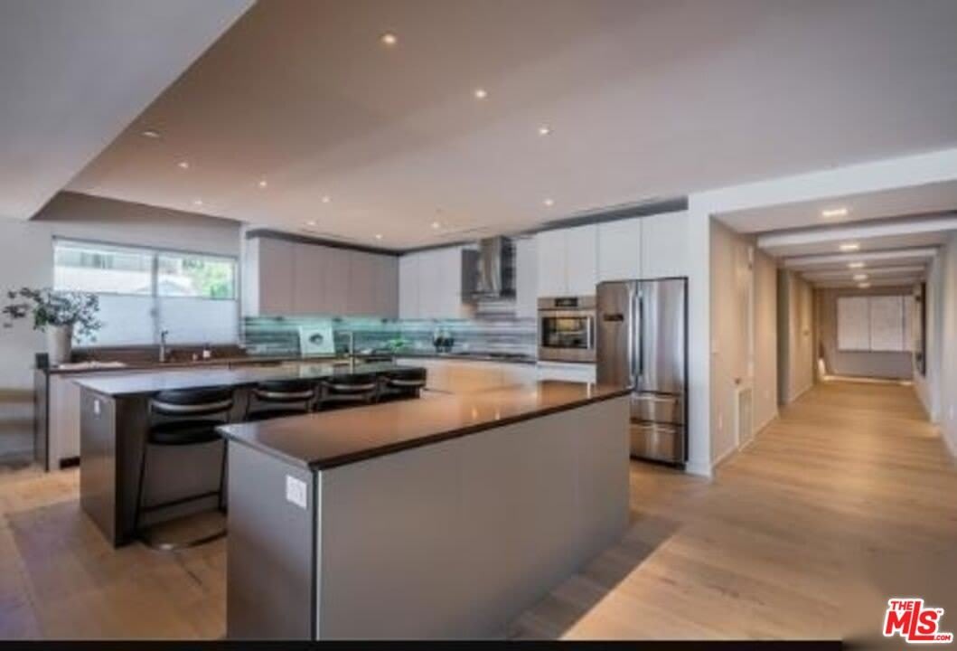 2391 Roscomare – photo 3