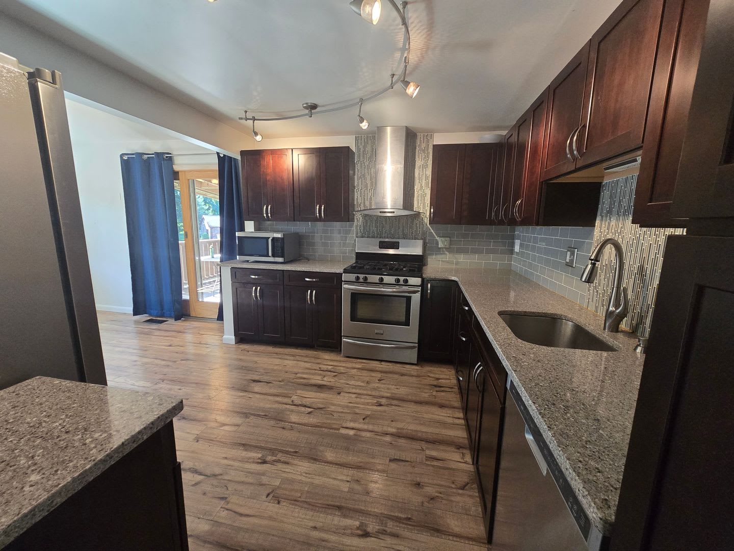 AVAILABLE NOW! Adorable 3 Bedroom Split Entry Home – photo 5