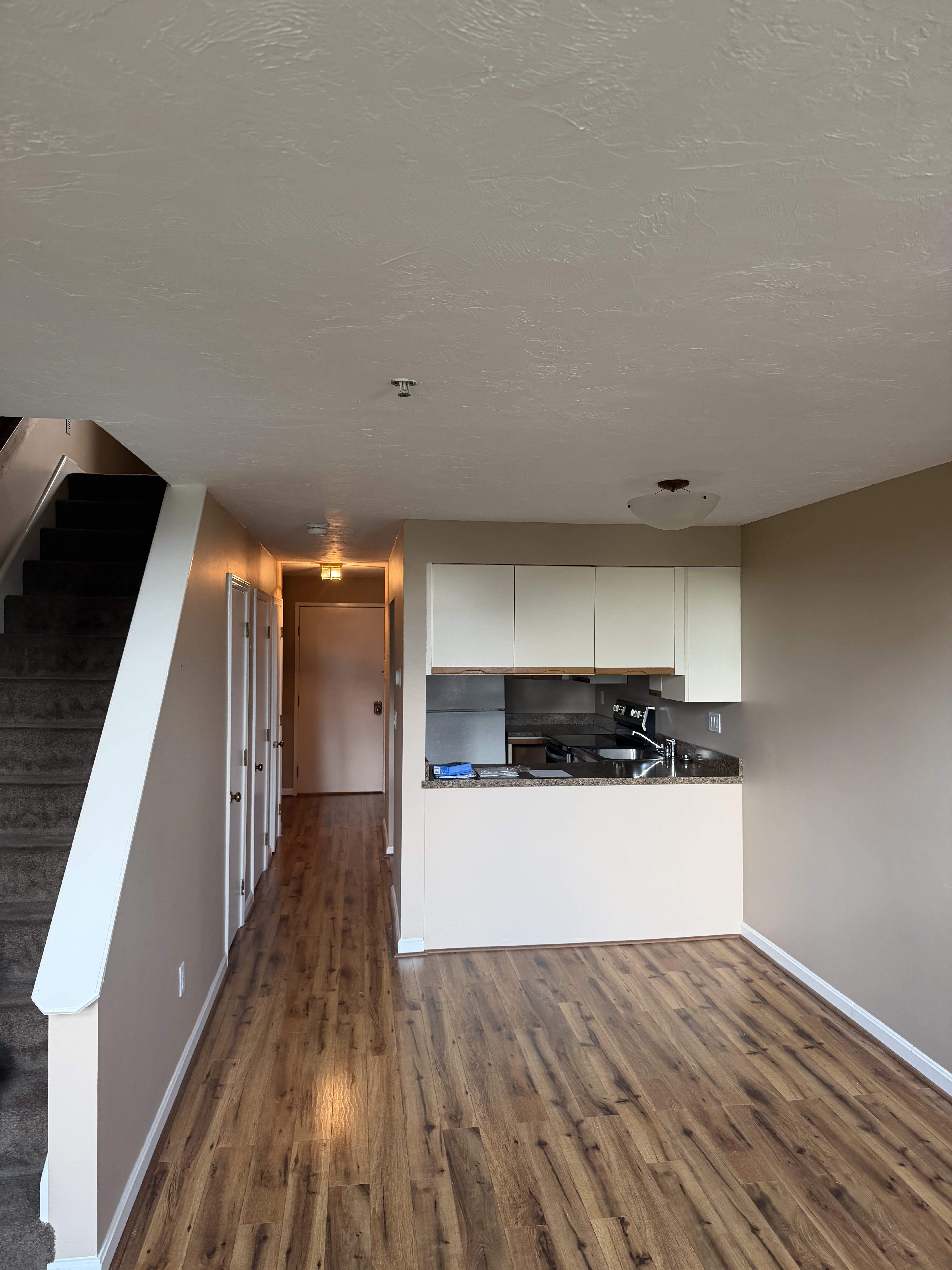 280 Village St – photo 2