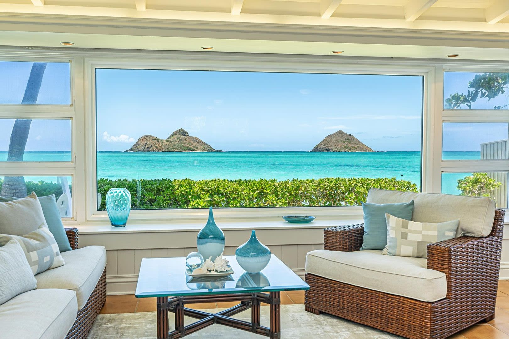 Secluded Beach w/Breathtaking Views and Crystal Clear Waters, Lanikai Seashore! – photo 1