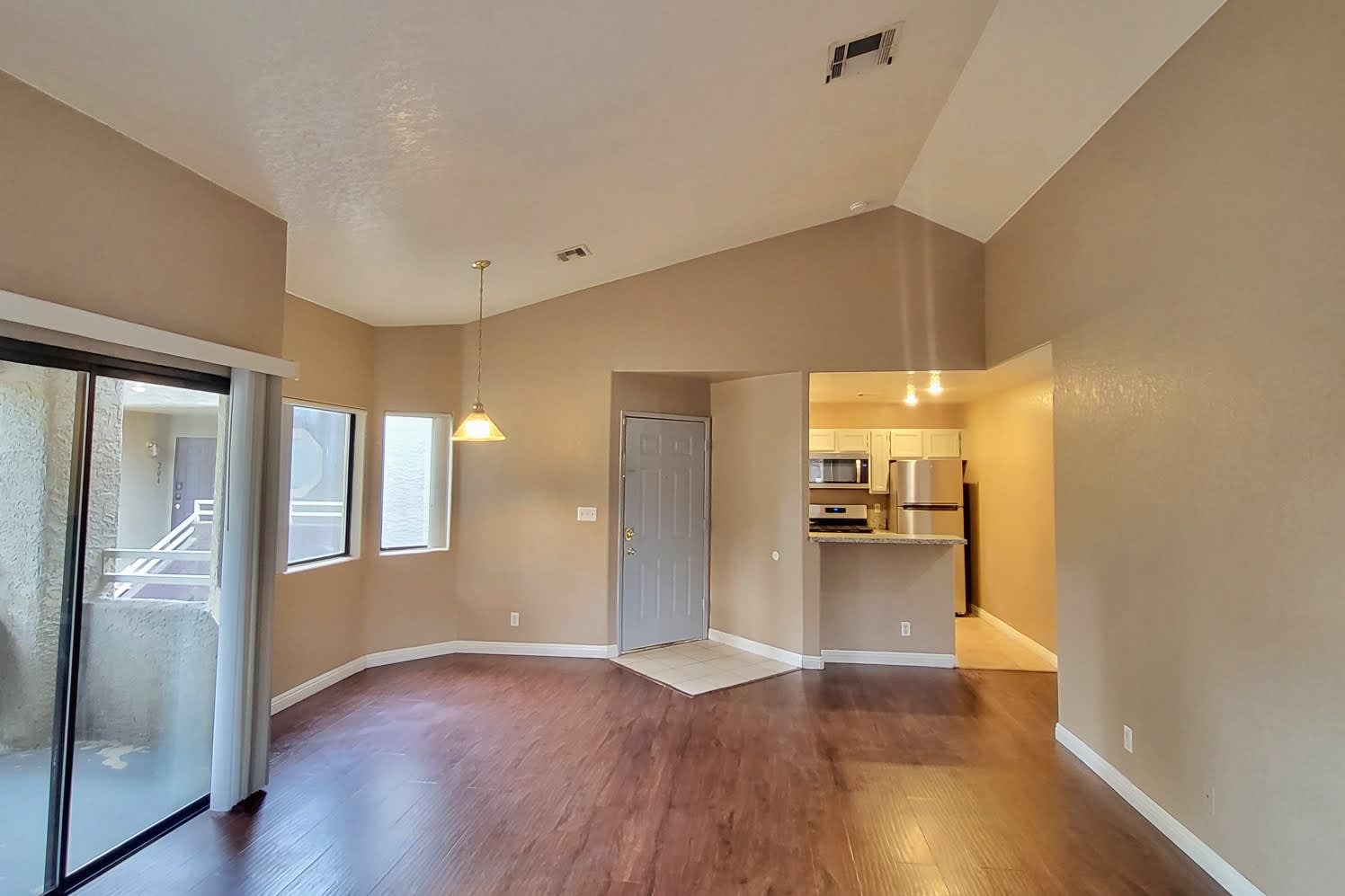 5044 S Rainbow Blvd #206 – photo 3