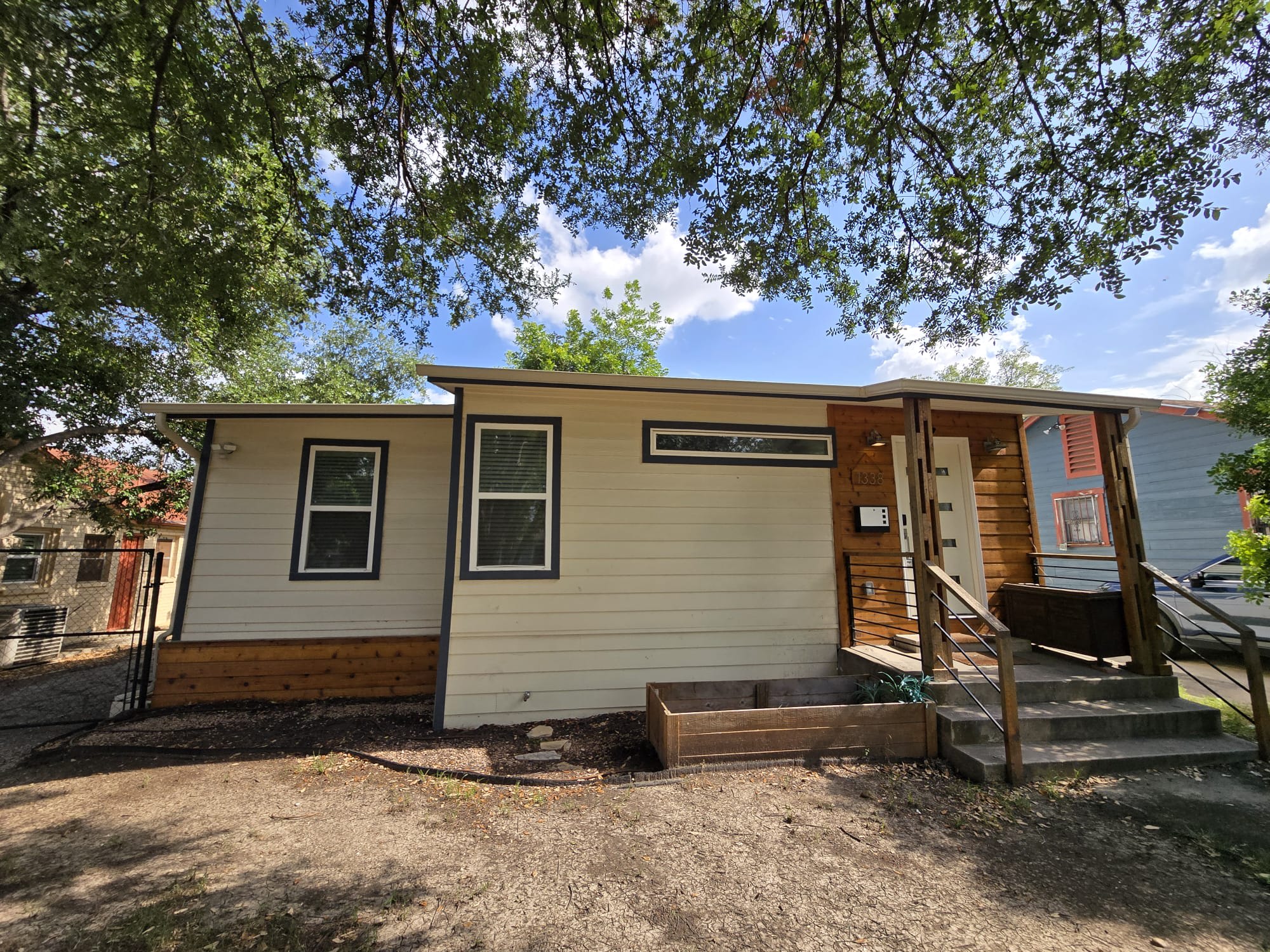 1338 West Elsmere Place – photo 1