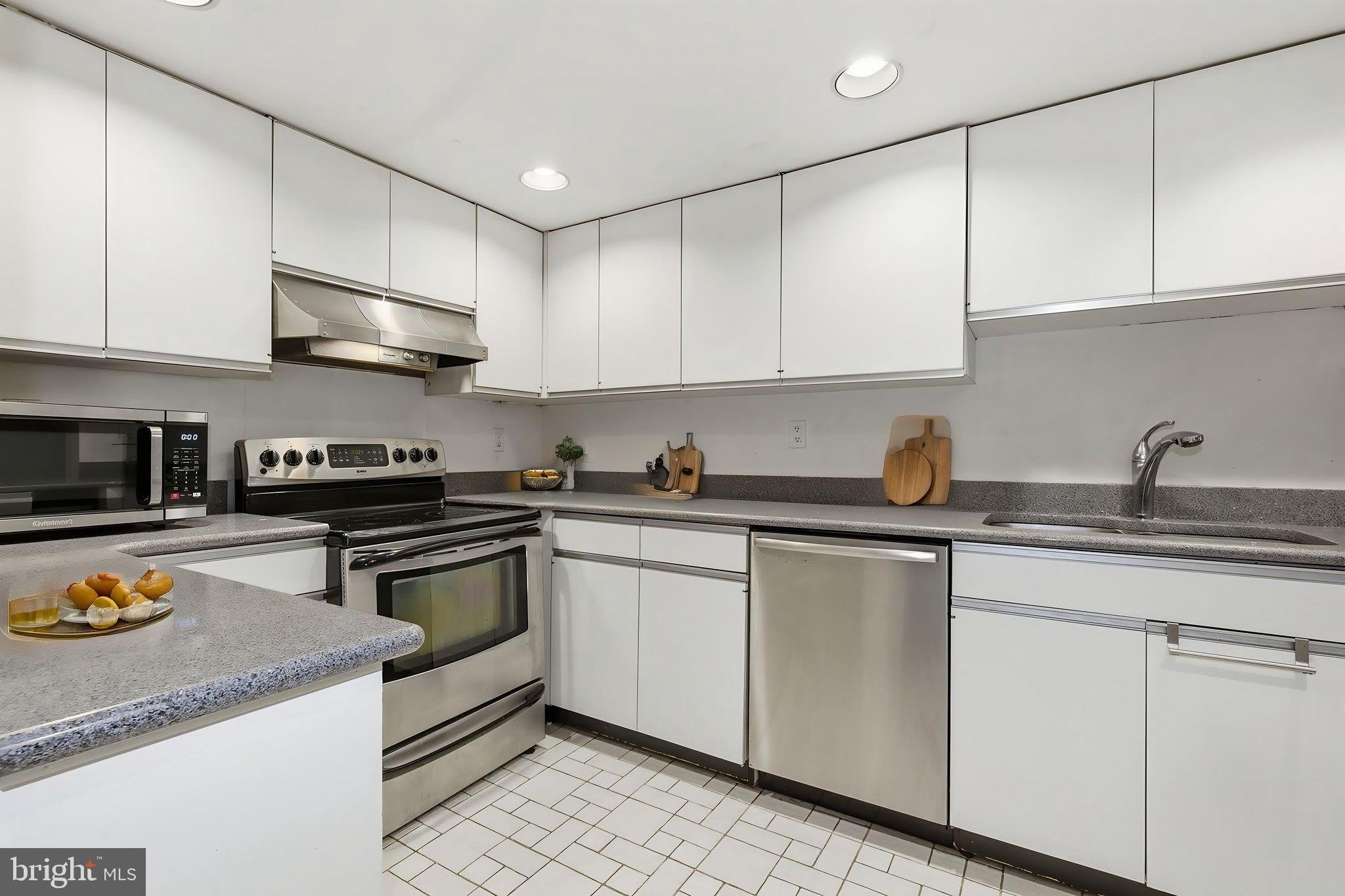 308 E CAPITOL Street NE – photo 4