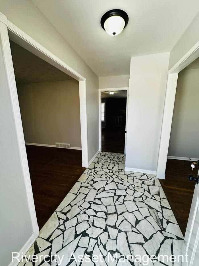 5453 Fincastle Cove – photo 2