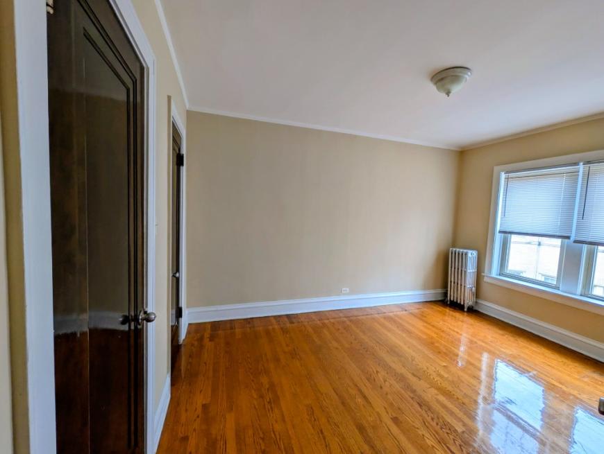 6701 NORTH GREENVIEW AVE. – photo 3
