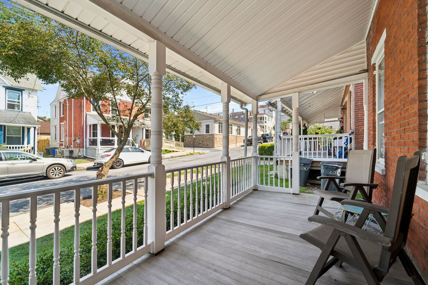 Beautiful Twin In West Chester Borough W Off Street Parking – photo 2