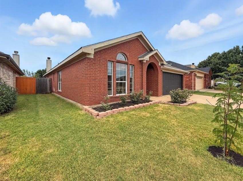 4720 Topaz Lane – photo 3