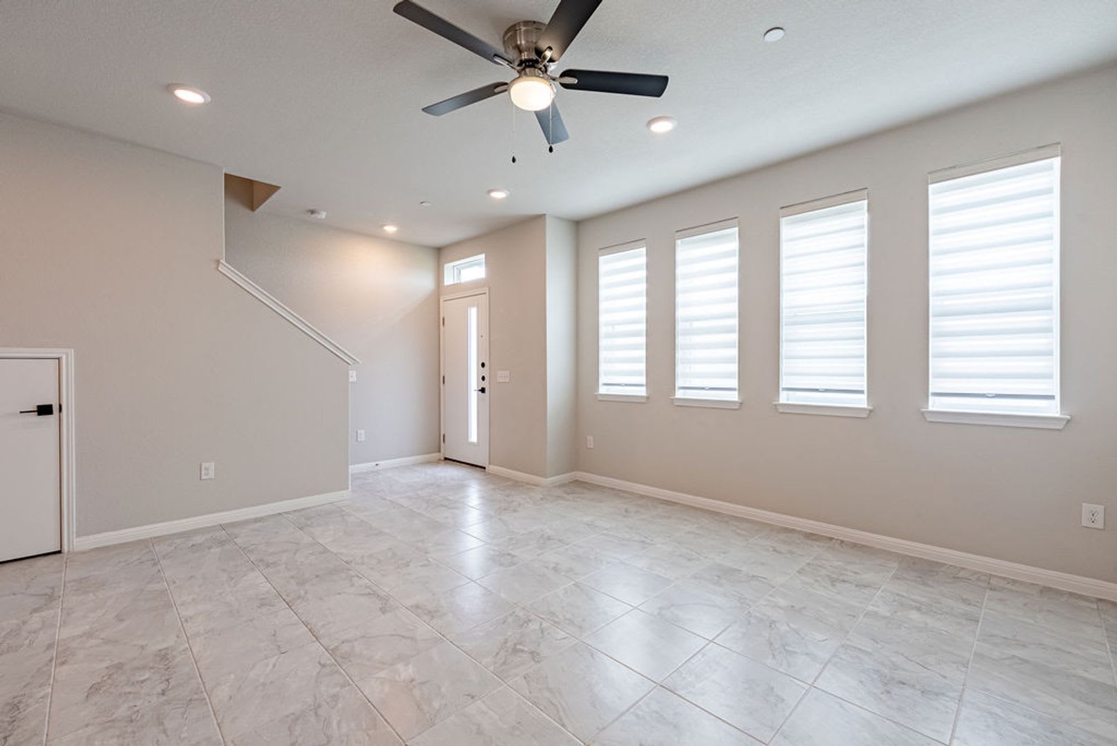 **Modern Comfort Meets Effortless Style in This Beautiful Southeast Austin Retreat** – photo 5