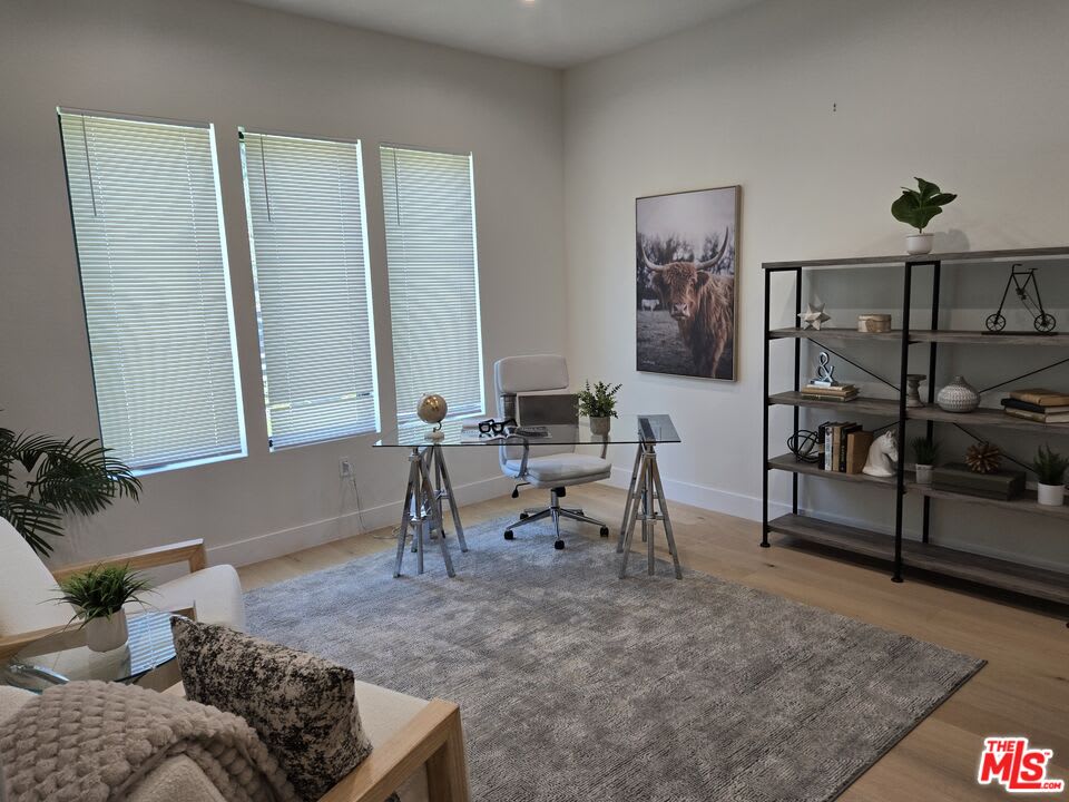 5012 Enfield Avenue – photo 3