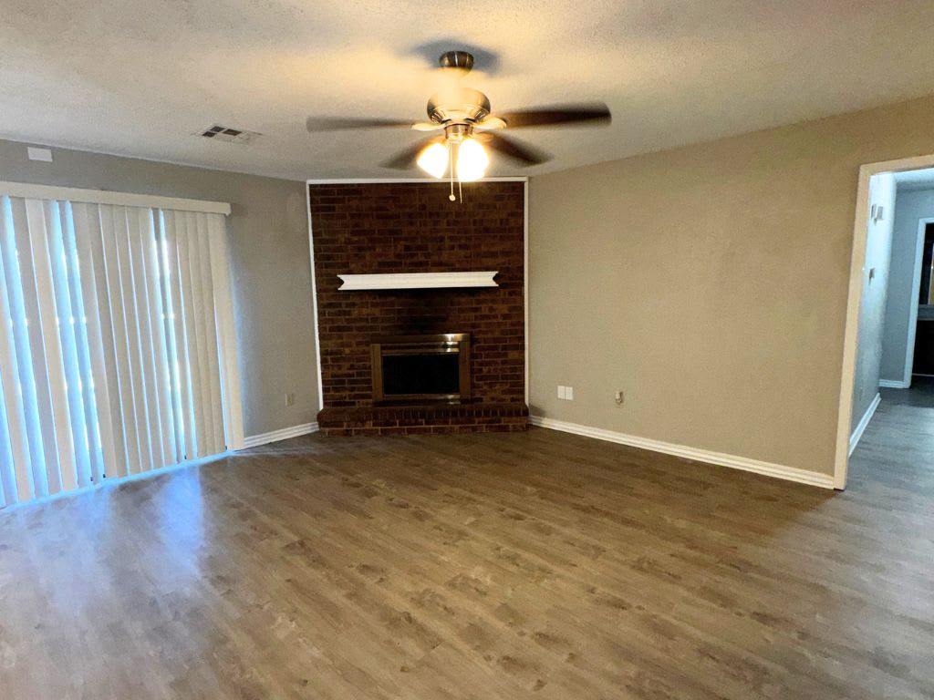 5904 SE 8th St – photo 2