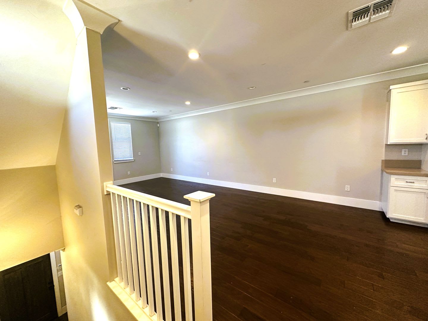 Spacious 4-Bedroom Home with Private In-Law Suite in Sacramento – photo 2