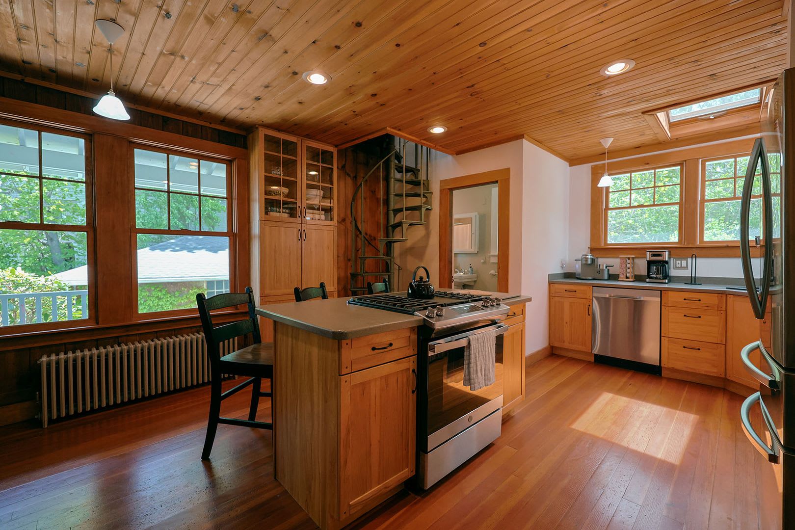 Winter Rental: Tidebend – Exceptional 6-Bedroom Home Overlooking the Annisquam River – photo 4